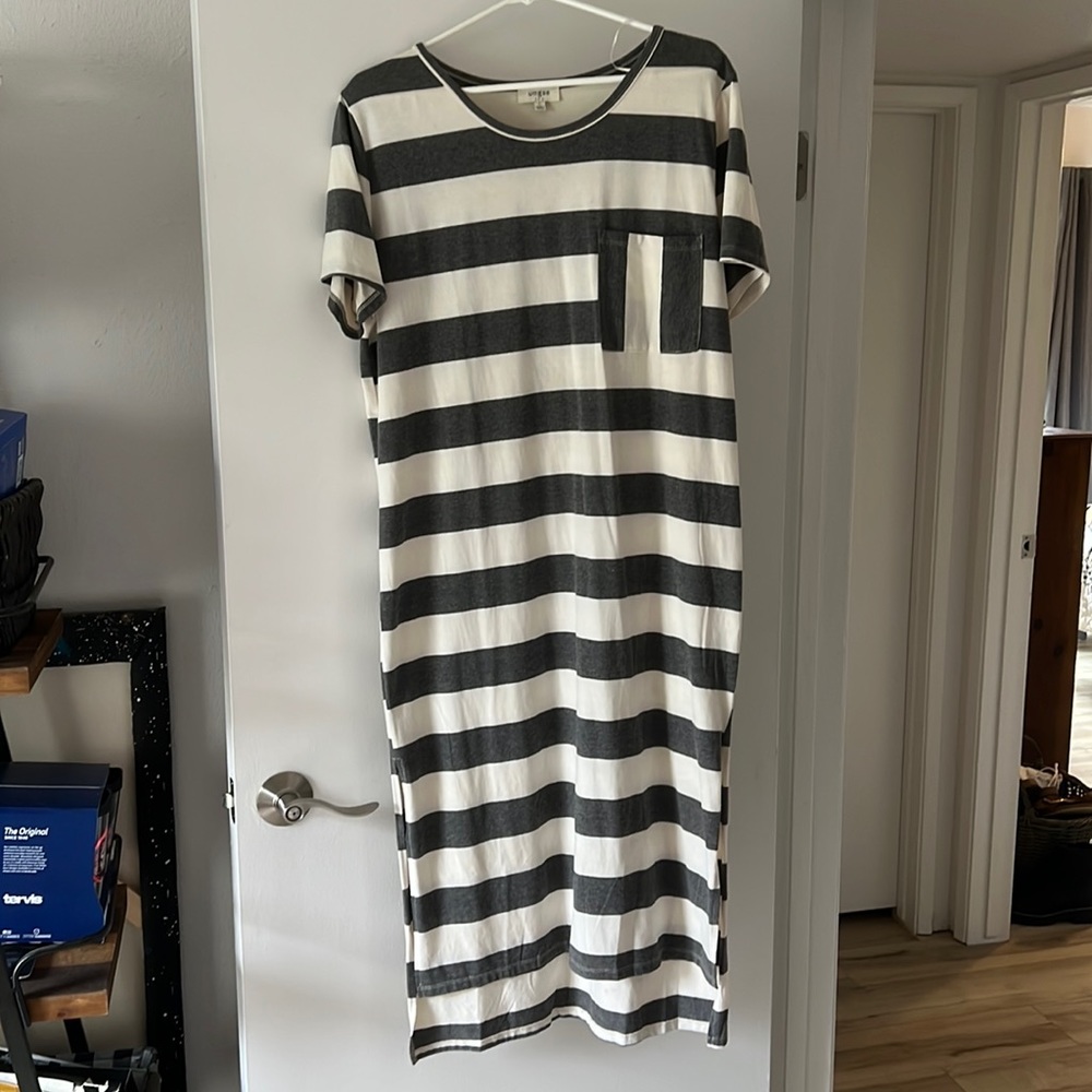 Umgee size large t shirt dress cream and grey